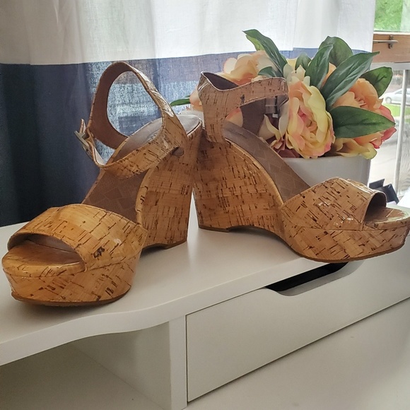 Lucky Brand Cork Wedges - Picture 1 of 8